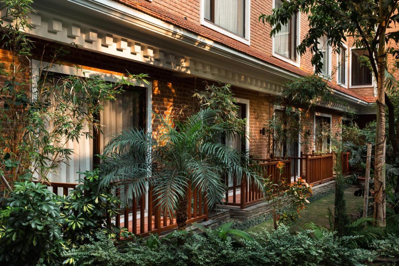 Hotel Thrive, A Tropical Courtyard Kathmandu Buitenkant foto