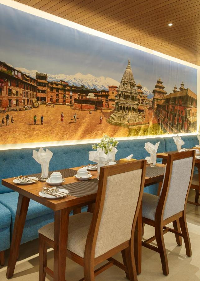 Hotel Thrive, A Tropical Courtyard Kathmandu Buitenkant foto