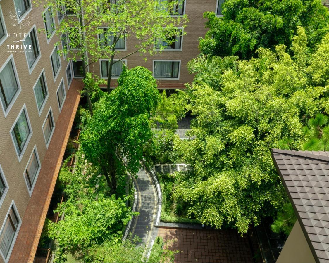 Hotel Thrive, A Tropical Courtyard Kathmandu Buitenkant foto